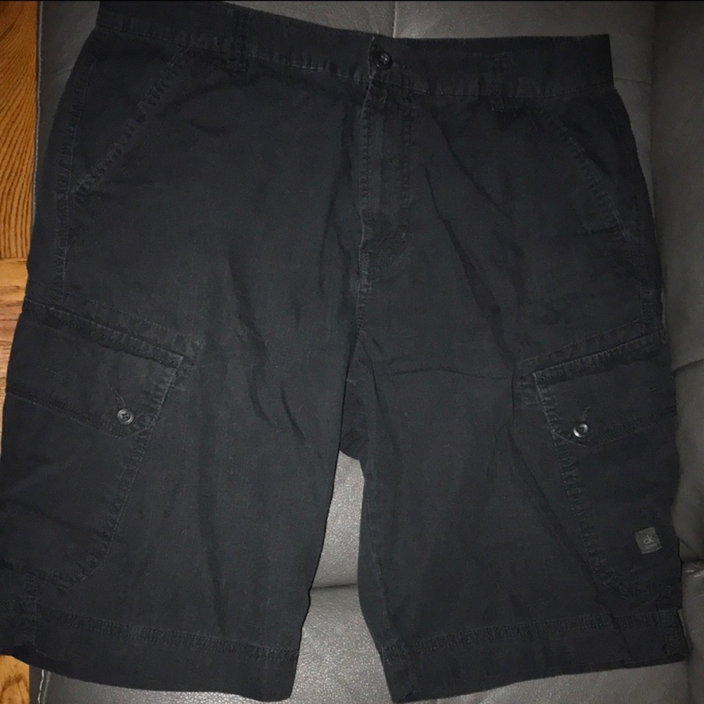 Size 34 Calvin Klein Men's Black Cargo Shorts